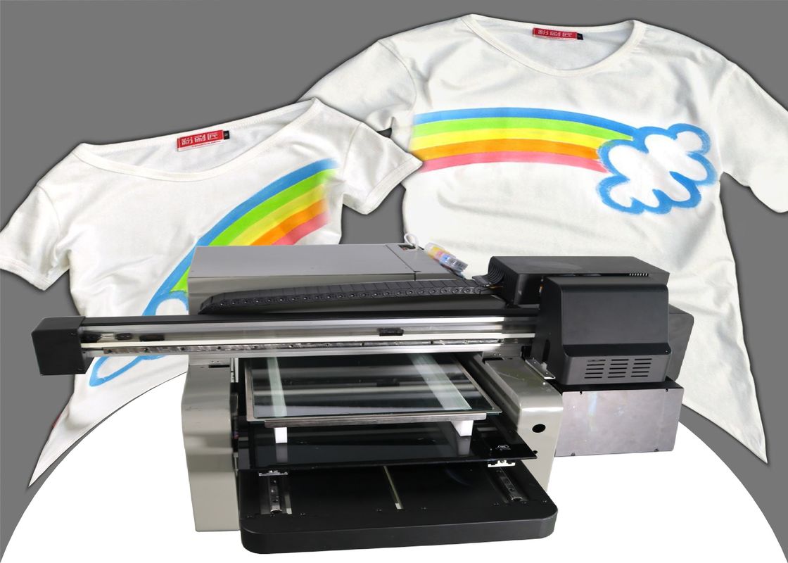 USB3.0 Cmykw Çok Renkli Uv Düz Yataklı Baskı Makinesi T Shirt Konfeksiyon Dijital Elyaf Kumaş Kullanımı